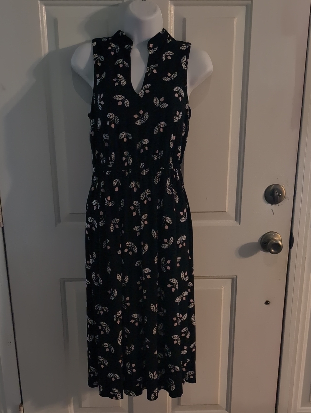 Anne Klein Black Sleeveless Leaf-Print Midi Dress